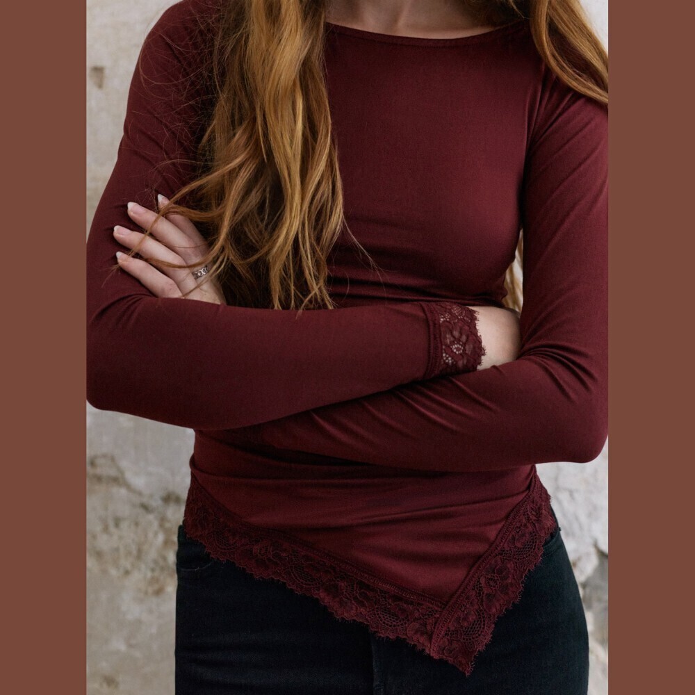 Burgundy Lace Trim Cuff Asymmetric Hem Long Sleeve Top